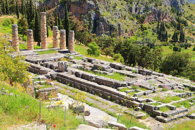 2-Day Delphi and Meteora Tour from Athens - From Delphi through Lamia and Trikala