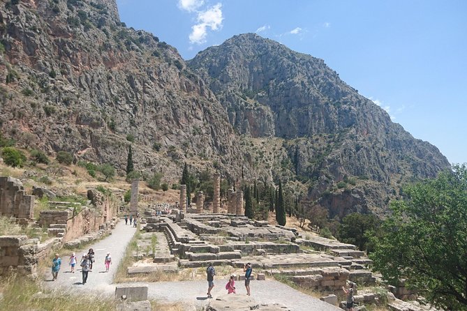 2-Day Tour to Delphi & Meteora with Guide and Tickets From Athens - Meteora’s Monasteries Above the Cliffs
