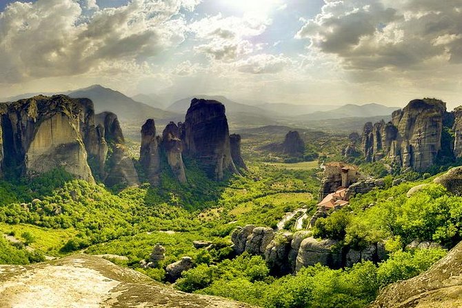 2 Days Private Tour: Delphi & Meteora - Day two: the strange beauty of Meteora