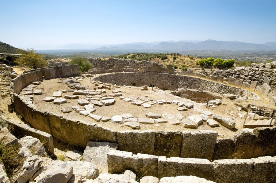 3-Day Ancient Greek Archaeological Sites Tour from Athens - Day three: Delphi, Apollo, and the Oracle