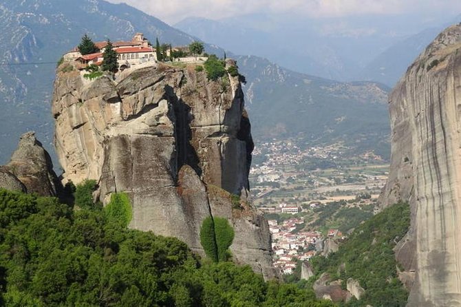 4-Day Classical Greece Tour: Epidaurus, Mycenae, Olympia, Delphi, Meteora - Guides, drivers, and changing group sizes