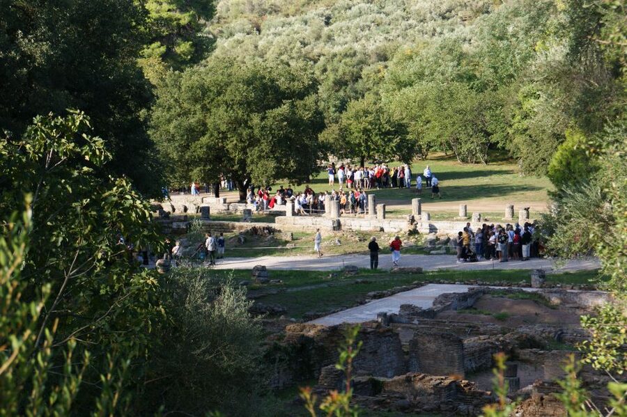4-Day Tour of Mycenae, Epidaurus, Olympia, Delphi & Meteora - Day 2: Olympia and the bridge to Delphi