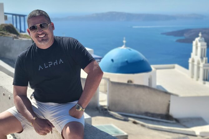 4 hrs PRIVATE island tour and photos, Oia and Blue domes - Private transport, pickup, and cruise planning