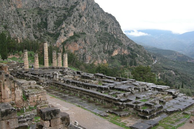 4day Spanish tour in Epidaurus Mycenae Olympia Delphi and Meteora - Day four: Meteora and Thermopylae