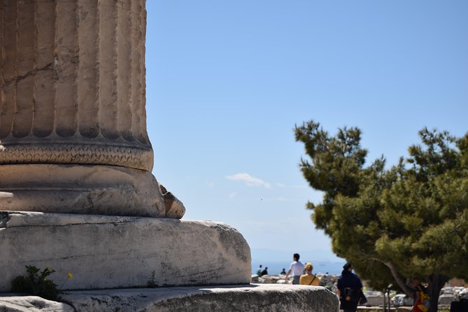 Acropolis & Acropolis Museum Group tour in German or Dutch - Why the language choice matters