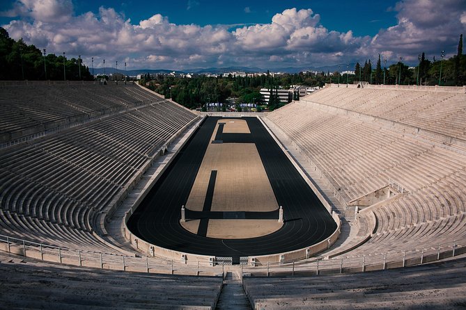 Acropolis Walking Tour with Professional Guide & Transportation - What the guide adds to a famous sight