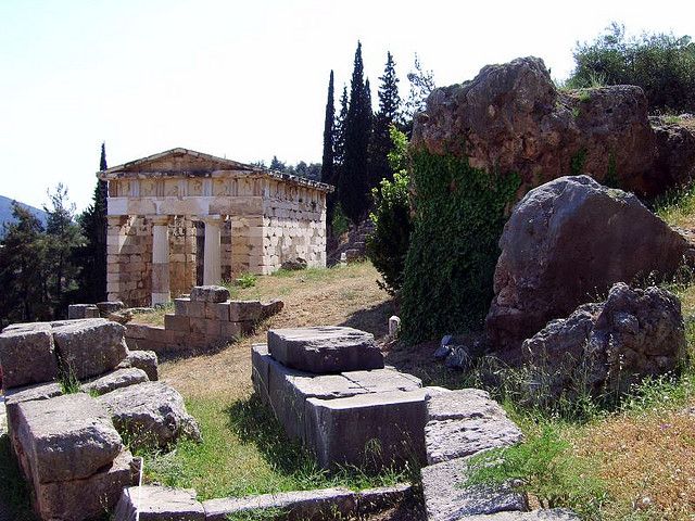 Ancient Delphi Full-Day Tour from Athens - A three-course Greek lunch after the ruins