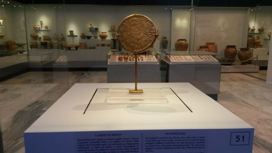 Archaeological Museum of Heraklion: Guided Walking Tour - Guides who make the objects easier to read