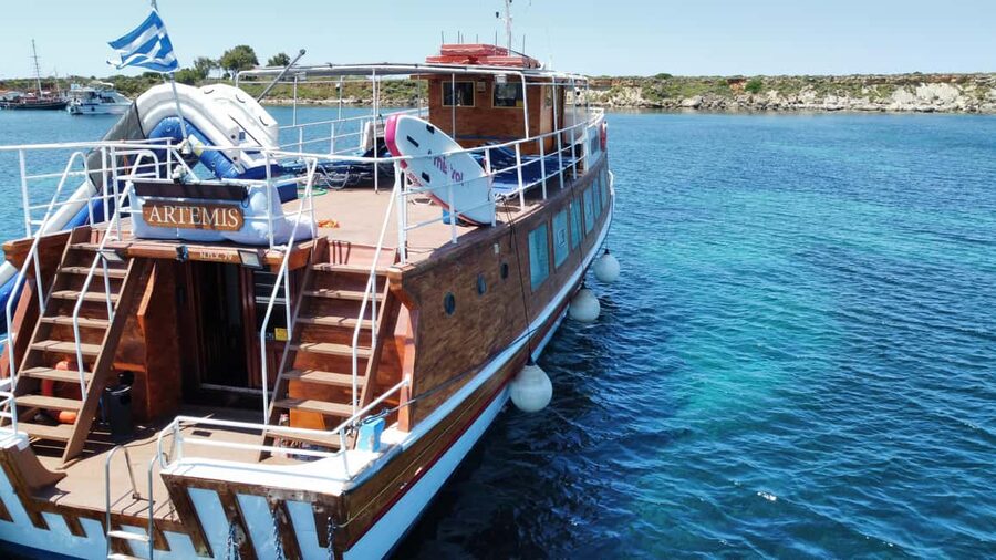 Argostoli: Full-Day Boat Cruise with Lunch - Xi Beach and Its Red Sand