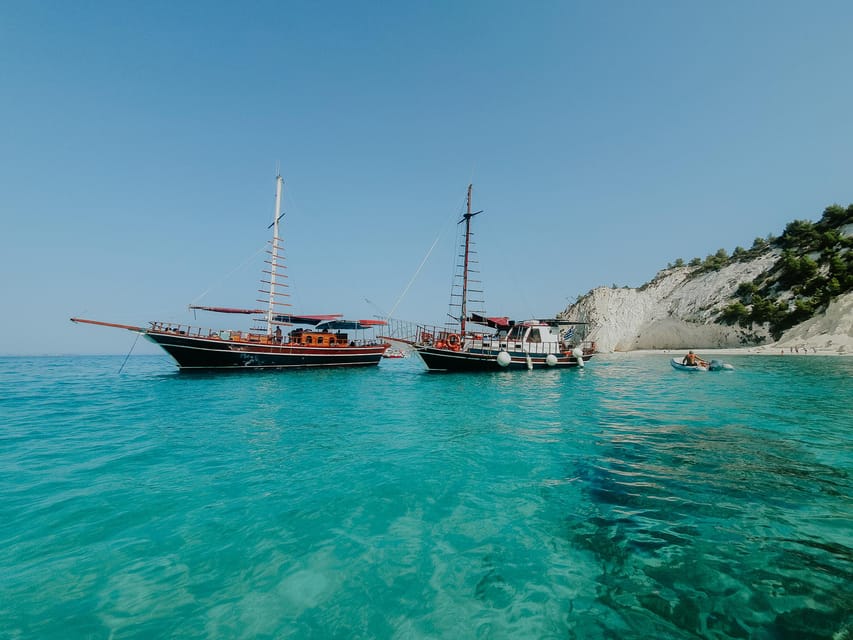 Argostoli: Full-Day Boat Trip with Lunch & Wine - A gentle return through Argostoli Bay