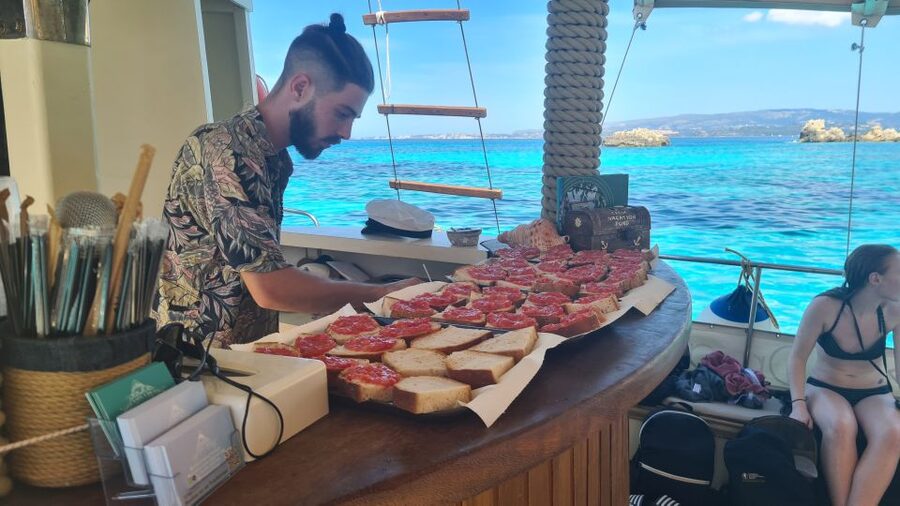 Argostoli: Full-Day Traditional Boat Cruise with Lunch - Seven hours around Kefalonia’s western coast