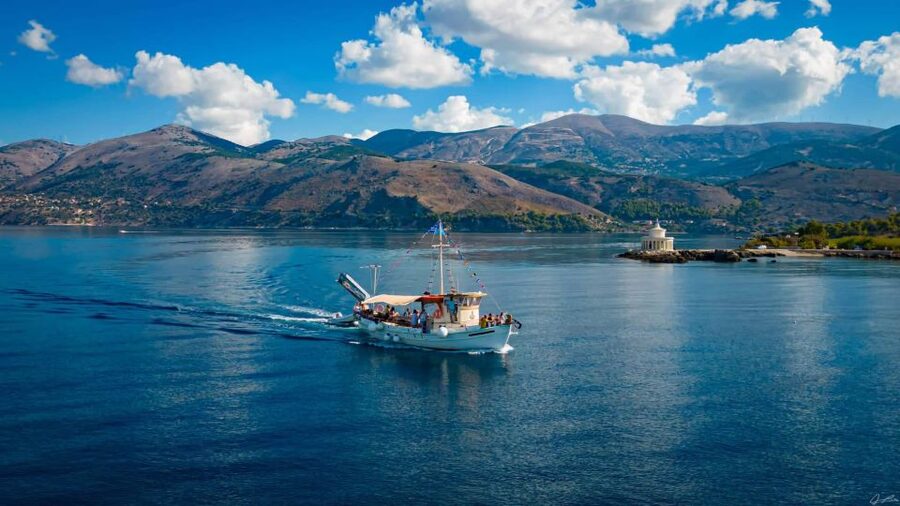 Argostoli: Full-Day Traditional Boat Cruise with Lunch - Practical advice for a comfortable day