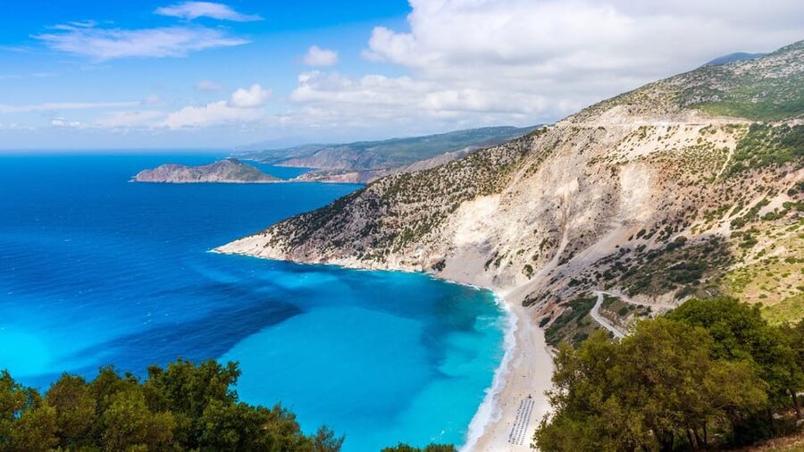 Argostoli: Melissani & Drogarati Cave Tour with Wine Tasting - The bus ride and pickup plan