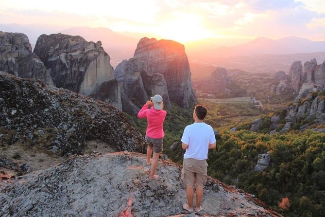 Athens: 3 days 2 nights Meteora with small size tours & hotel - Kastraki and Kalambaka add local flavor