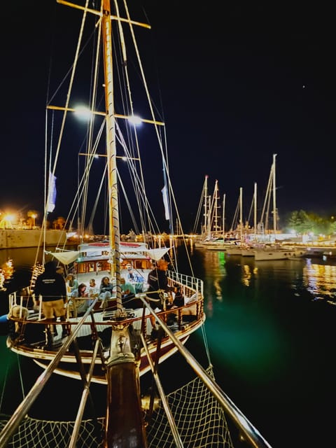 Athens: 3-Hour Sunset Cruise with Swim Stop, Snacks & Drinks - Setting out from Marina Zea at 19:30
