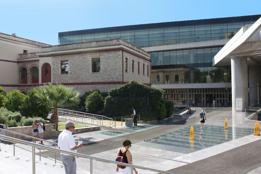 Athens: Acropolis & Acropolis Museum Ticket with Audio Guide - The Erechtheion and its famous porch