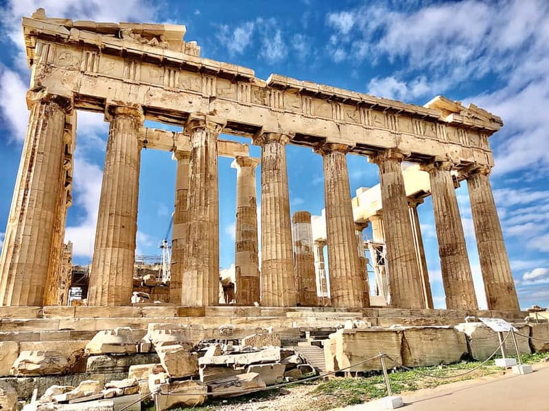 Athens: Acropolis Guided Tour in Spanish-Option Tickets - Passing through the Propylaea