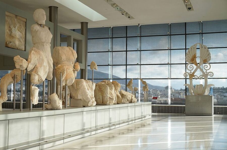 Athens: Acropolis Museum Ticket with optional Audio Guide - Meeting the Caryatids
