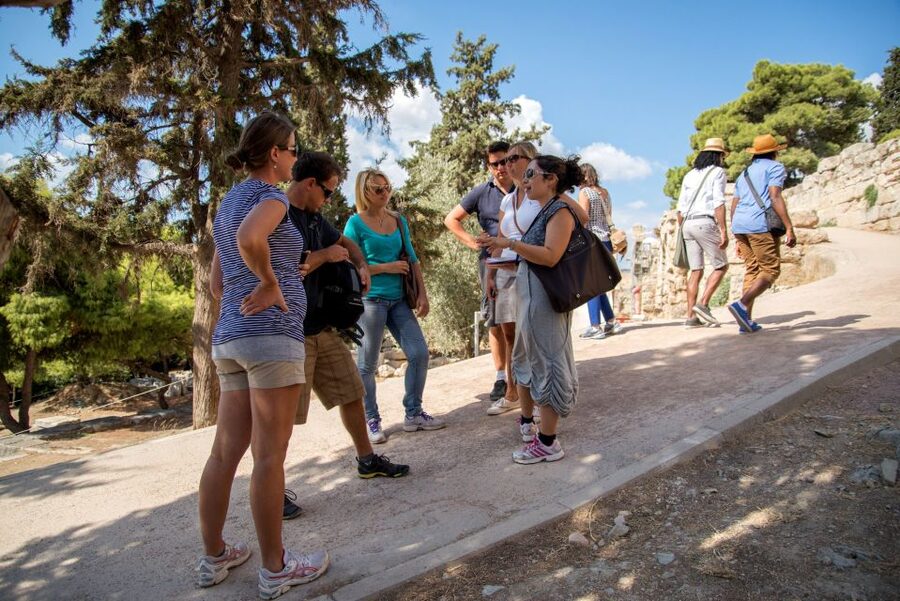 Athens, Acropolis & Museum Tour without Tickets - Plaka and the walk toward the Acropolis