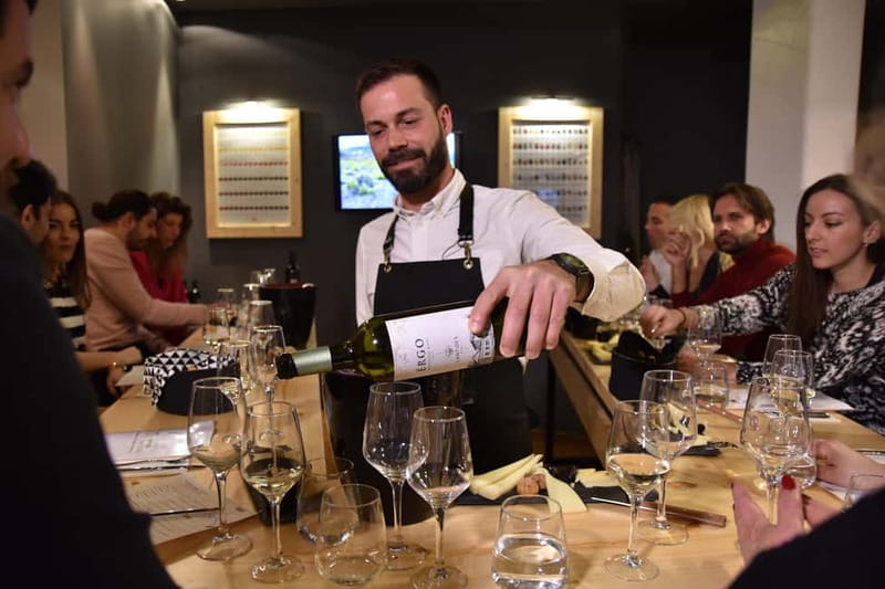 Athens: Acropolis Wine Tasting with Cheese and Olives - Why the guide makes or breaks the experience