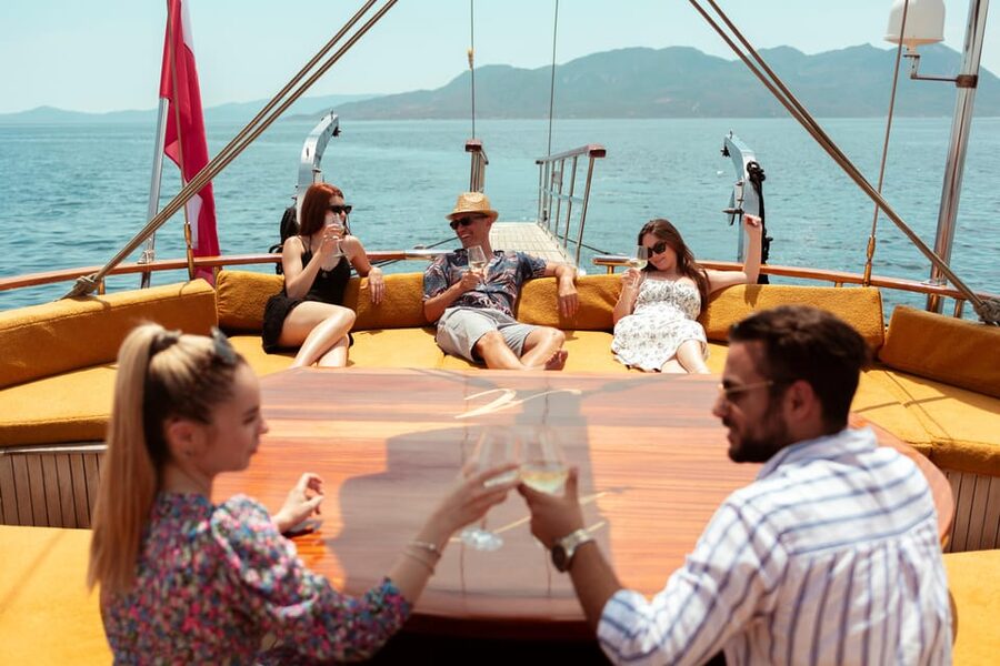 Athens: Agistri, Metopi & Aegina Cruise with Meals & Drinks - The return sail and the timing question