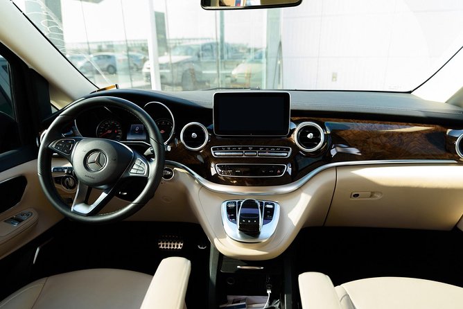 Athens Airport Private Transfer to Piraeus Port with Meet & Greet - Flight delays and the waiting window