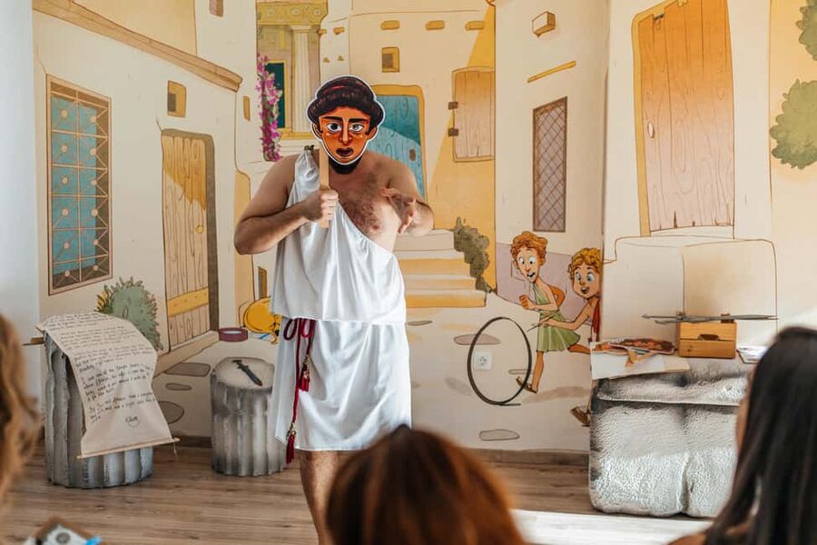 Athens: Ancient Greek Murder Mystery Experience - How the one-hour mystery works