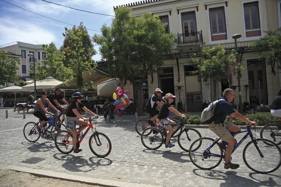 Athens: Bike Tour of Athens Historical Centre - Small churches, Plaka, and the city’s older lanes
