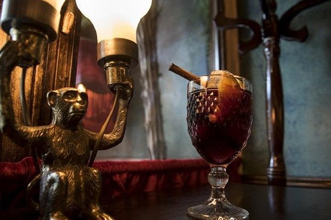 Athens by Night: Small Group Sightseeing with Drinks and Food Tasting - Cinque: wine, deli food, and a useful return address