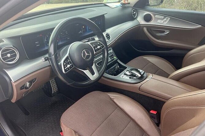 Athens Center to Athens Airport Private Departure Transfer - What pickup feels like at a hotel or Airbnb
