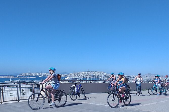 Athens City and Sea bike tour - Keramikos and the return through Thissio
