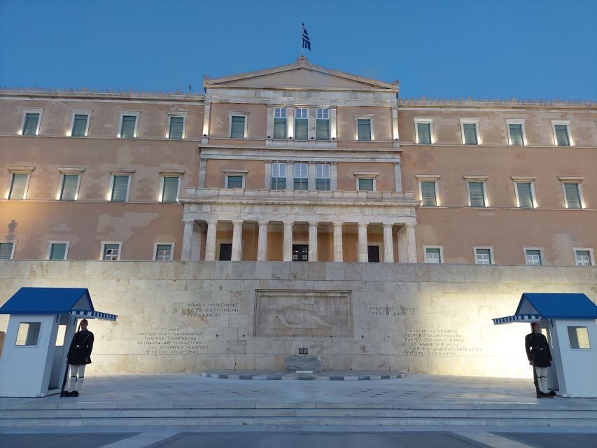 Athens: City Highlights Nighttime Walking Tour in Spanish - Cathedrals, small streets, and changing eras