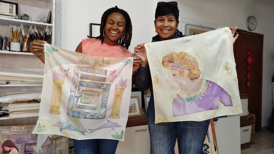 Athens: Create your own Greek Silk Scarf Souvenirs - Why painting a scarf beats buying one