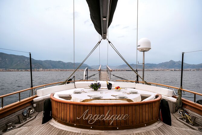 Athens cruise: Agistri, Moni/Metopi, Aegina with lunch & drinks - The crew and onboard service make the long day easier