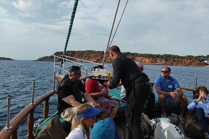 Athens cruise: Agistri, Moni/Metopi, Aegina with lunch & drinks - Weather and seating matter more than the brochure suggests