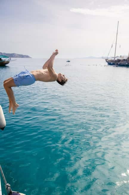 Athens: Cruise to Agistri, Moni & Aegina with Lunch & Drinks - The Return Sail to Athens