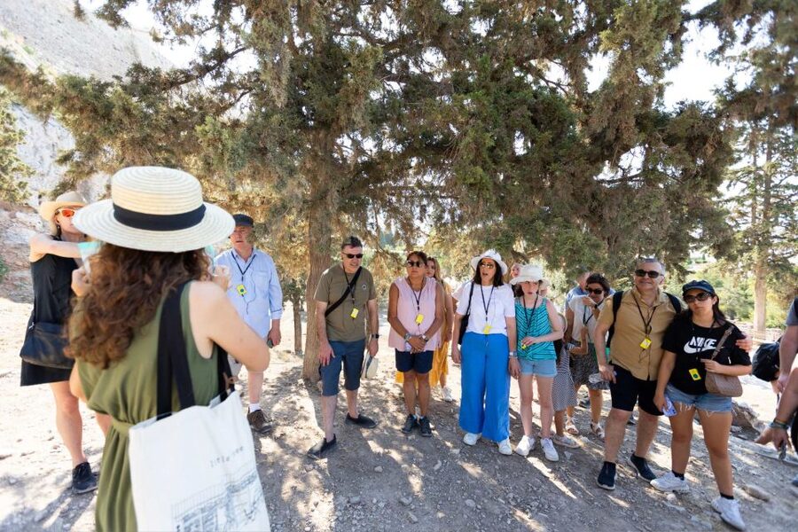 Athens: Early Morning Guided Tour to Acropolis and Museum - Starting below the Acropolis at the Arch of Hadrian
