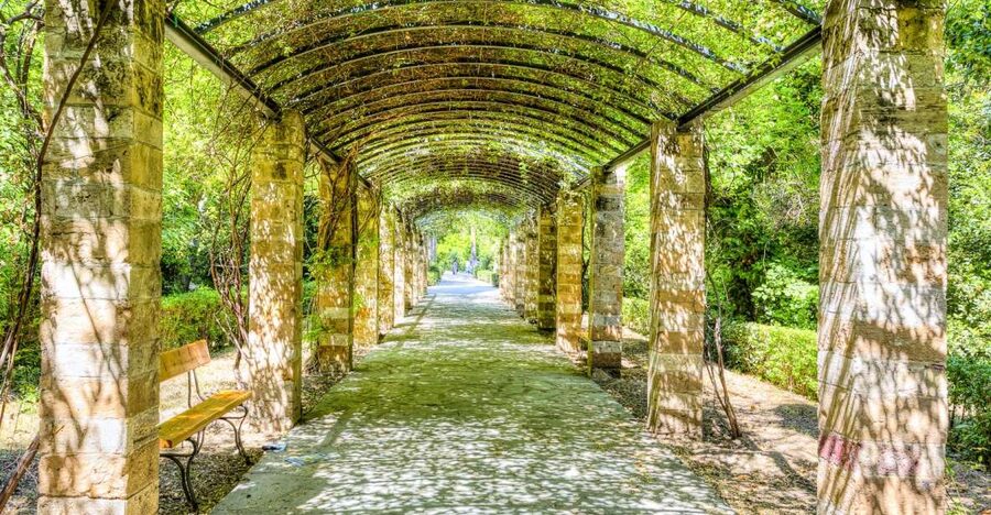 Athens Instagram Tour: The Most Scenic Spots - The National Garden and Presidential Palace