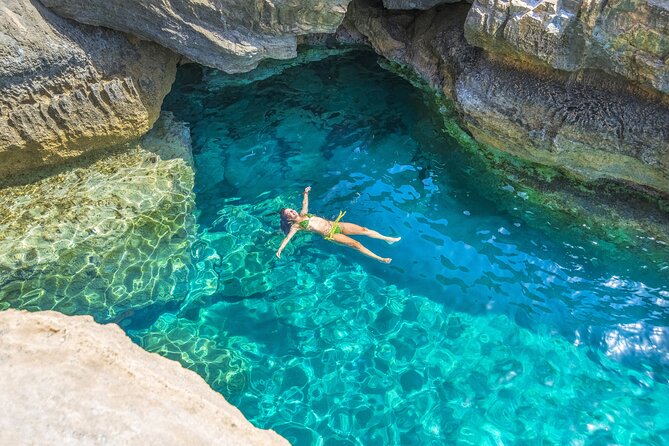 Athens: Island Swimming Day Cruise—DJ, Lunch & Drinks incl. - How crowded is the ship?