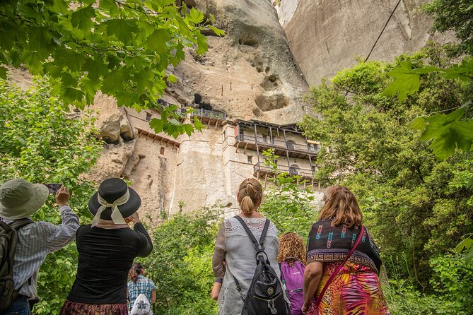 Athens: Meteora Monasteries, Caves & Coastal Stopovers with Lunch - Lunch and a short reset in Kastraki