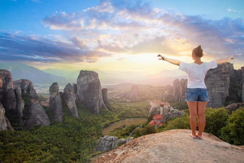 Athens: Meteora Monasteries Day Tour with Lunch - Why Meteora is worth a very long day