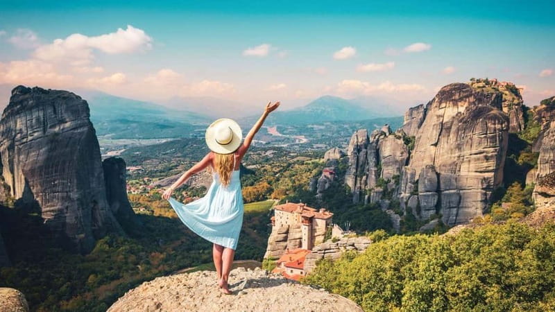 Athens: Meteora Monasteries Day Tour with Lunch - Badovas and the hermit caves
