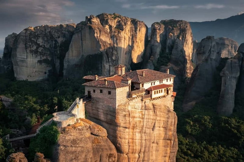 Athens: Meteora Monasteries Day Trip with Caves and Lunch - Who should book this day trip