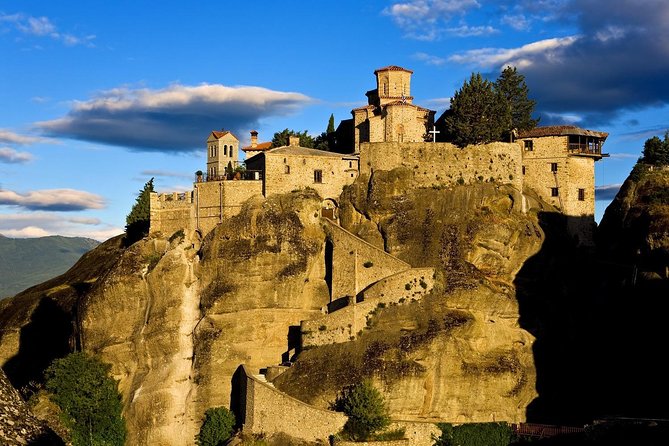 Athens: Meteora Monasteries, Hermit Caves Tour with Pickup - Saint Stephen and the easiest monastery access