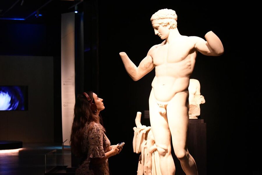 Athens: National Archaeological Museum Ticket & Audio Guide - Follow the statues from marble to bronze