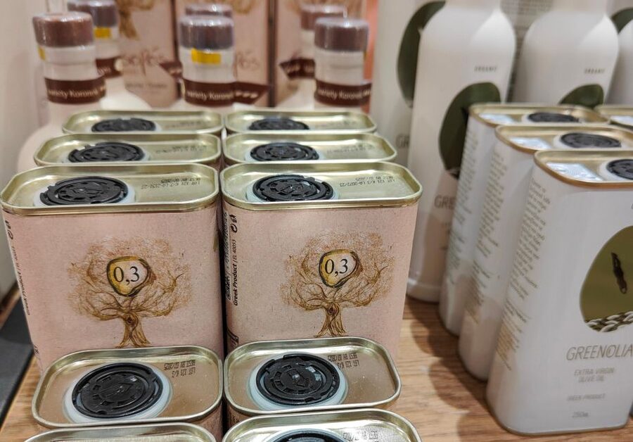 Athens Old Town: Greek Olive Oil & Herbs Tasting - A short tasting inside Brettos in Plaka