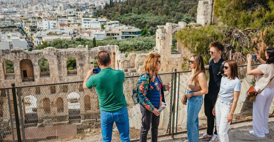 Athens: Parthenon, Acropolis and Museum Small Group Tour - Meeting at Makrigianni 7 and getting started