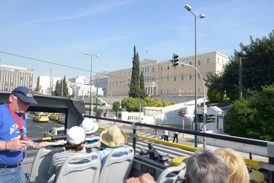 Athens, Piraeus, and Coastline: Blue Hop-On Hop-Off Bus - Green Line: beaches, Kavouri, and Vouliagmeni Lake