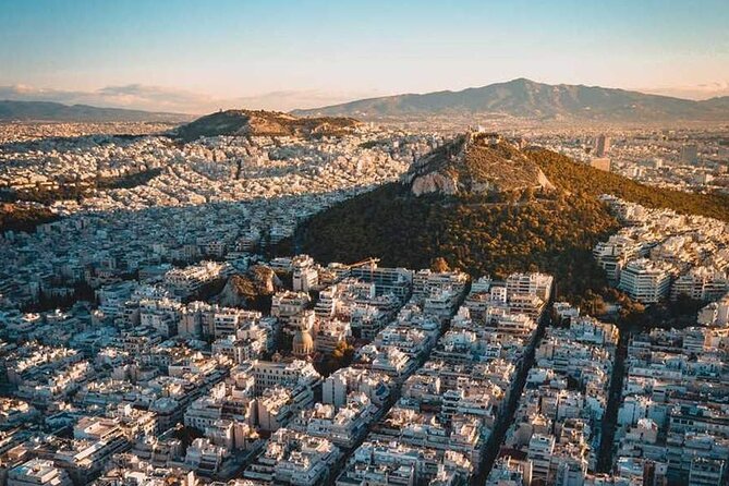 Athens Private Airport Transfers: Arrivals and Departures - Choosing between a sedan and a minivan