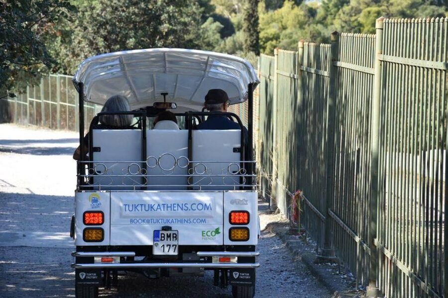 Athens: Private Evening Sightseeing Tour by Electric Tuk-Tuk - Why an electric tuk-tuk works so well in Athens